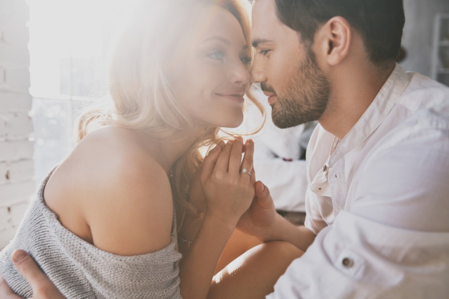 Quels sont les gestes du langage corporel d'un homme amoureux ?