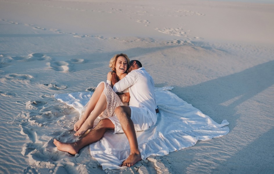 Des idées romantiques et sexy pour une lune de miel : visiter Santorin