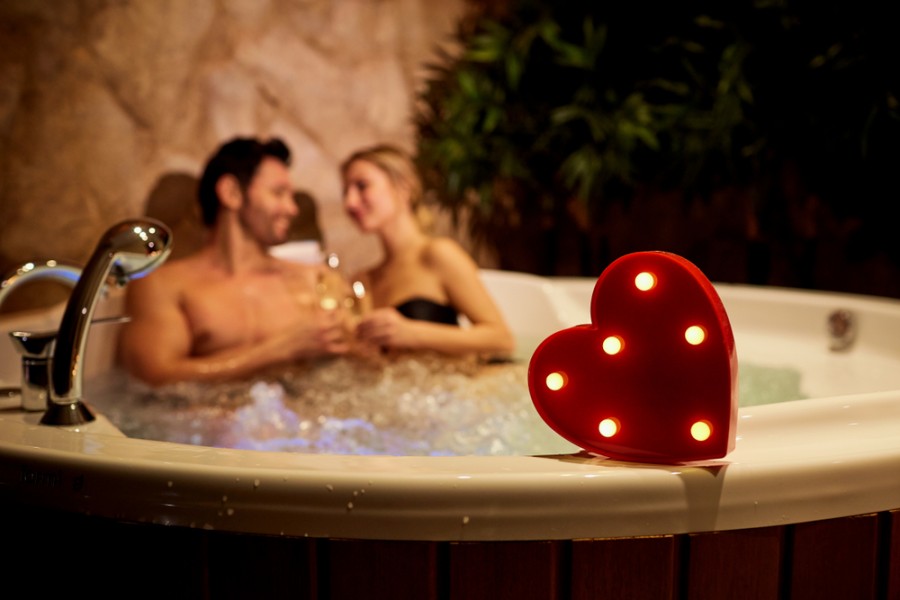 Weekend à Paris : conseils pour bien choisir son spa en couple !